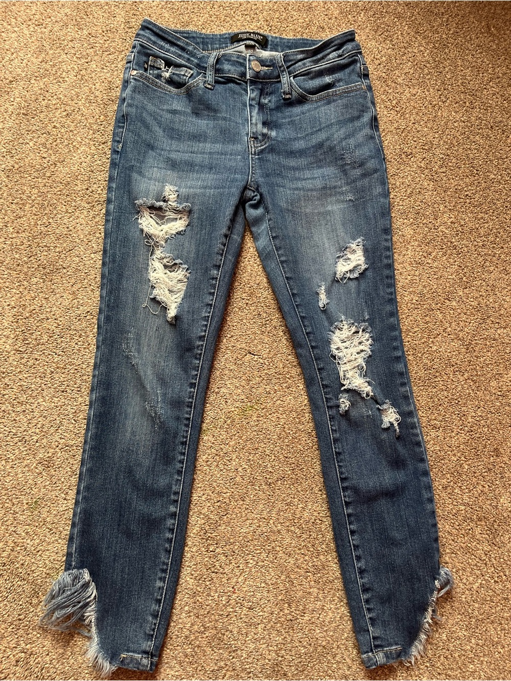 Judy Blue Distressed Cropped Jeans (3/26)